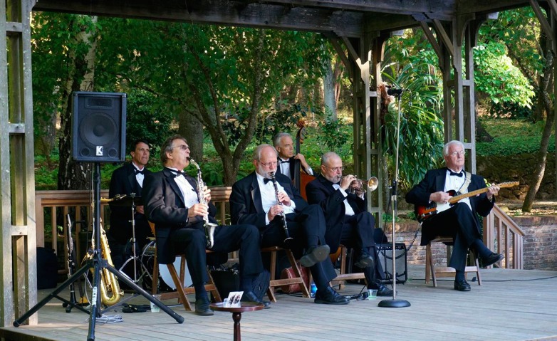Magnolia Jazz Band in Woodside, 2014